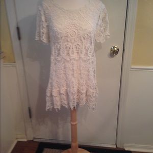 Cotton lace tunic top.
